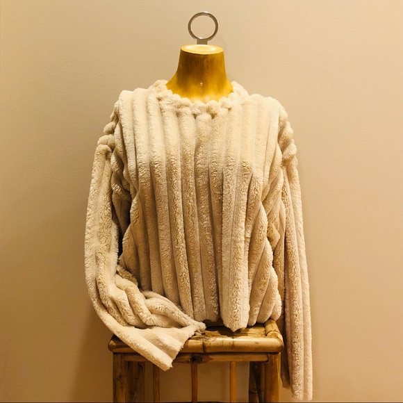 ZARA Plush Sweater - Picture 3 of 5